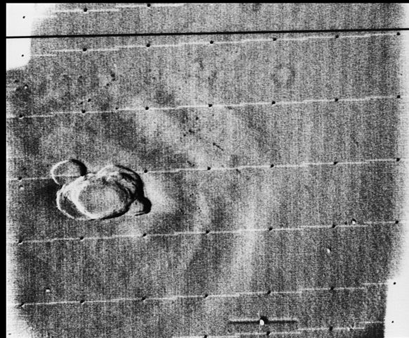 Questa immagine del Mariner 9 di Ascraeus Mons è una delle prime immagini a mostrare che Marte ha grandi vulcani. Credito immagine: Da NASA/JPL - JPL Photojournal, Public Domain, https://commons.wikimedia.org/w/index.php?curid=17133292